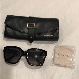 BALENCIAGA BA50 01B